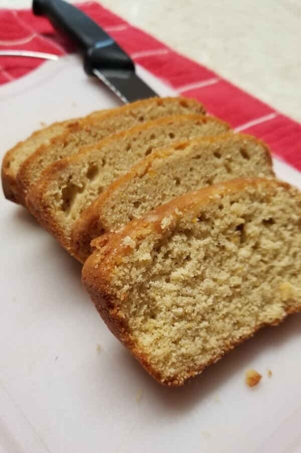 Cornmeal Citrus Pound Cake slices: ideas of what to make in quarantine 